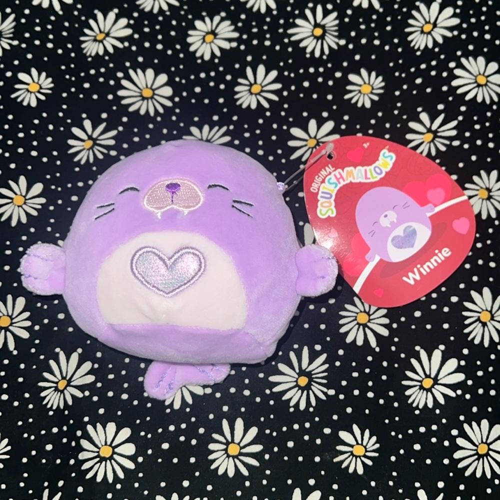 Squishmallows 4” Valentine’s Day Blind Capsul Plush Toy Winnie Walrus